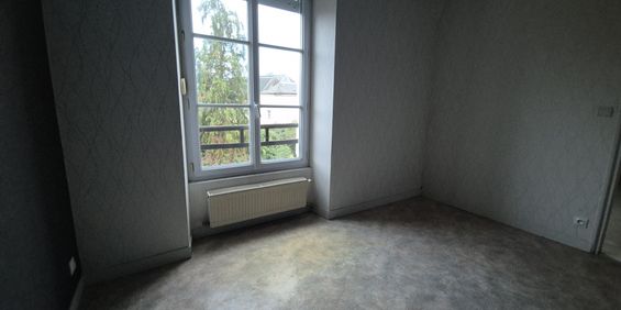 Location Appartement 3 pièces 45m² SABLE SUR SARTHE 72300 - Photo 3