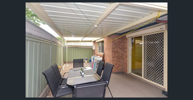 Spacious Villa in Girraween School Catchment - Photo 1