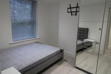 1 bedroom private hall to rent - Photo 3