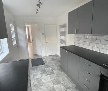 2 bedroom terraced house to rent - Photo 3