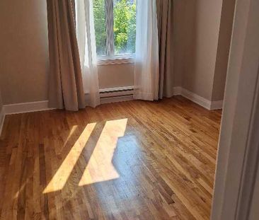 grand 4 1/2 à louer - Photo 4