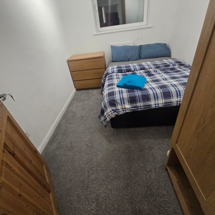 Room in a Shared Flat, Clarence Lane, SW15 - Photo 1