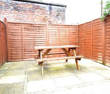 4 bedroom terraced house to rent - Photo 2