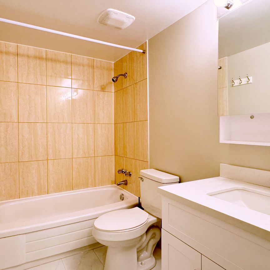 For Lease - 696 St Clair Avenue Unit# 304, Toronto, Ontario - Photo 1