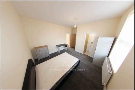 6 Bedroom Student Lets in Leeds - Photo 3