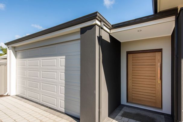 Modern Home That Will Impress&excl; Partly Furnished&excl; - Photo 1