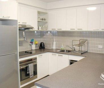 Fully furnished 1bed 1bath 1car, located at the entrance to UQ - Photo 5