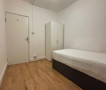 Room in a Shared House, Carmen Street, E14 - Photo 2