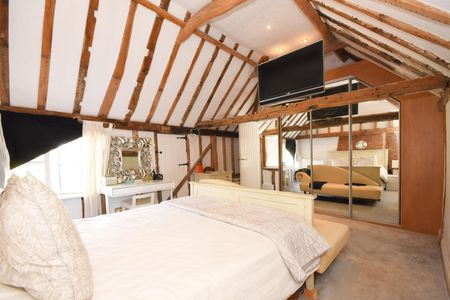 4 bedroom house to rent Stebbing Road, Felsted, Dunmow, CM6 - Photo 5