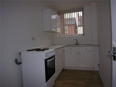 2 bedroom flat to rent - Photo 4