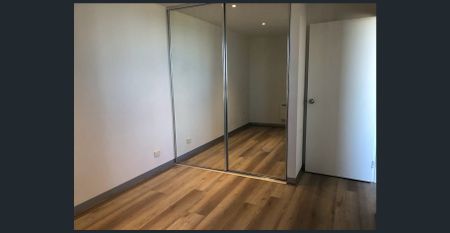 Two bedroom apartment near Uni Mel with new floor - Photo 4