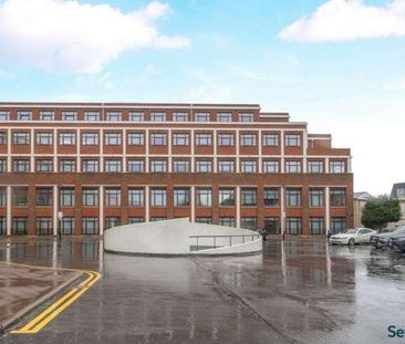 Chertsey, Surrey, KT16 - Photo 6