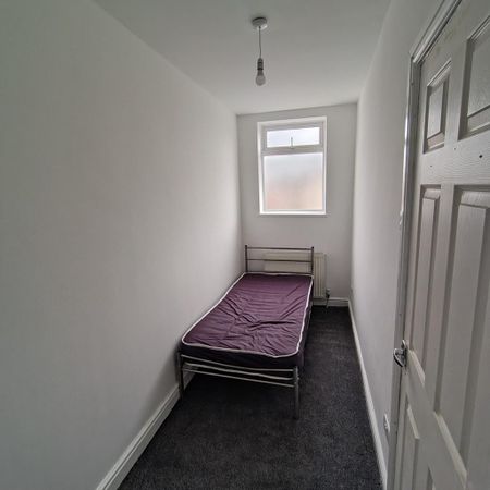 3 bedroom terraced house to rent - Photo 5