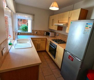 1 bedroom in a house share to rent - Photo 1
