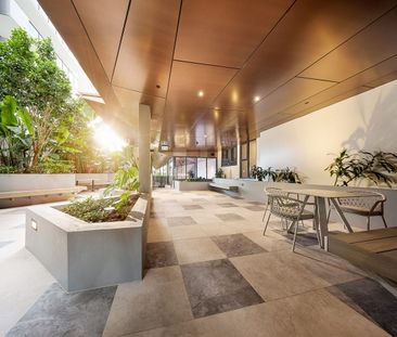 506/27 Carl St, Woolloongabba, Qld 4102 - Photo 2