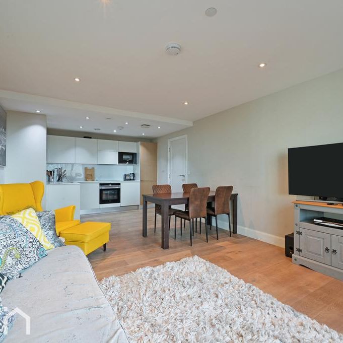 2 bedroom flat to rent - Photo 1