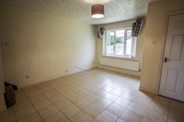 Weavers Close, Dursley - Photo 1