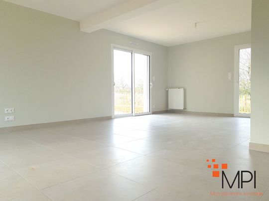 Location Maison 6 pièces 102m² - Photo 1
