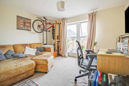 Chain Court, Swindon, Swindon, SN1 - Photo 3