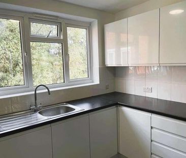 Alexandra Road, Hounslow, TW3 - Photo 4