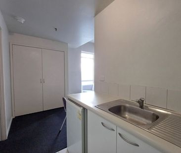 Furnished 2-Bedroom 1 Bath Apartment - Your Perfect Urban Sanctuary! - Photo 2