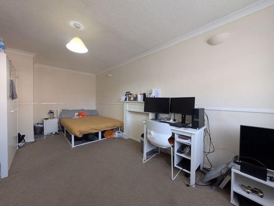 4 bedroom terraced house to rent - Photo 1