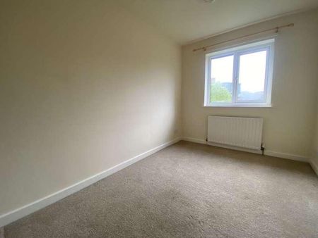 Spinners Way, Moorside, Oldham, OL4 - Photo 3