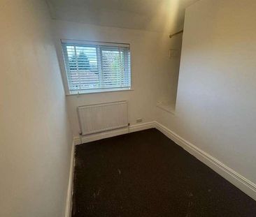 Barrington Parade, Gomersal, Cleckheaton, BD19 - Photo 1