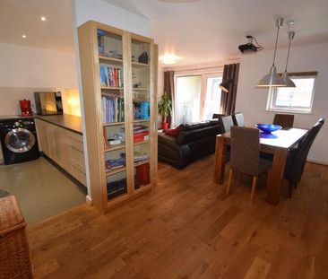 Stretford Road, Hulme, Manchester, M15 - Photo 3