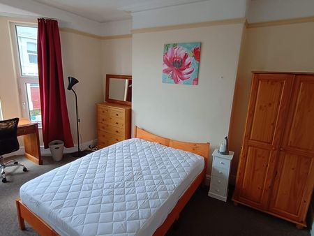 Sea View Avenue, Plymouth - Photo 3