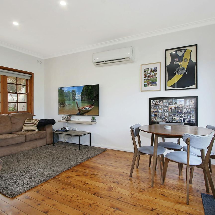 Neat Two Bedroom Home in East Albury - Photo 1