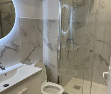 POITIERS, STUDIO MEUBLE DE 25M² AVEC PARKING - Photo 6