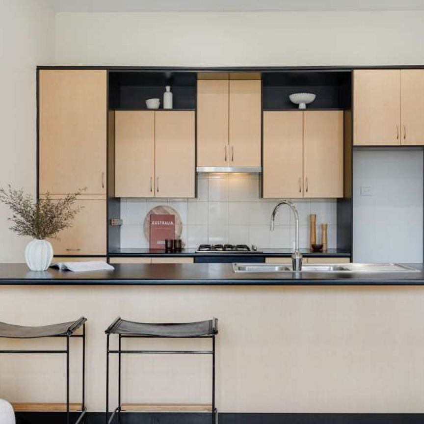 Stylish & Light-Filled 2-Bedroom Home in Prime Eastwood Location - Photo 1