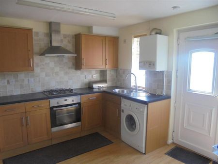 3 bedroom terraced house to rent - Photo 4