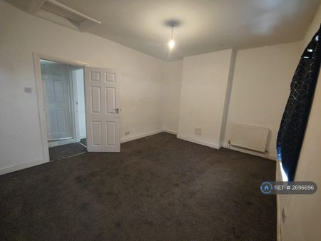 2 bedroom terraced house to rent - Photo 2