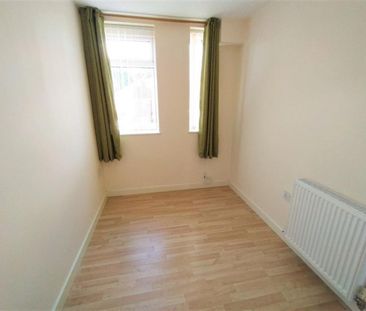 1 bedroom Flat To Let - Photo 2