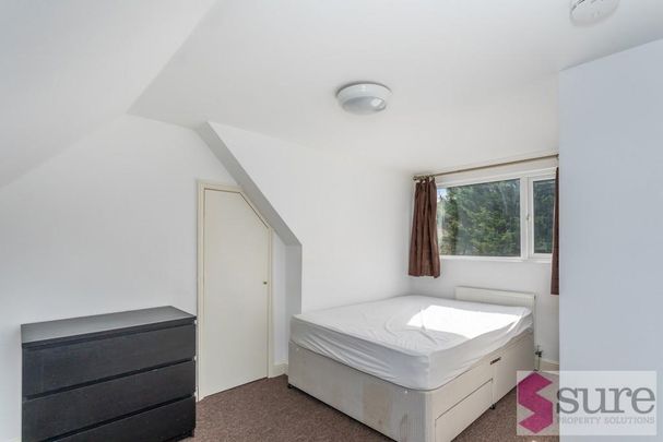 1 bedroom in a house share to rent - Photo 1
