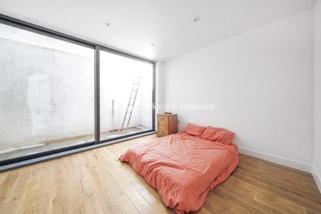 Finsbury Park Road, London N4 - Photo 3