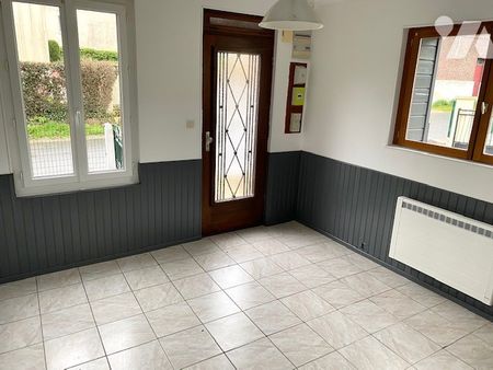 Une maison mitoyenne d'un côté avec jardin, cave et bâtiment - Photo 5