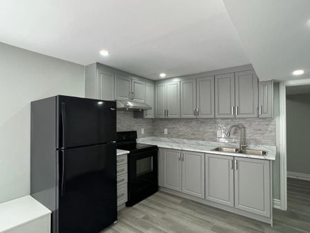 For Lease - 43 Jessop Drive, Brampton, Ontario - Photo 2