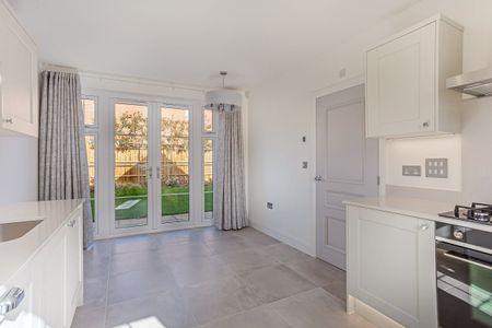 2 bedroom semi-detached house to rent - Photo 3
