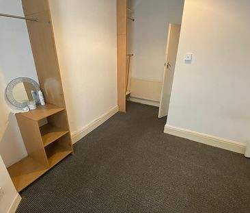 £925 PCM, Furnished One Bedroom Ground Floor Flat with Large Privat... - Photo 1