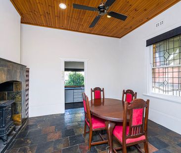 Character home 3-bedroom, & Pool - Photo 6