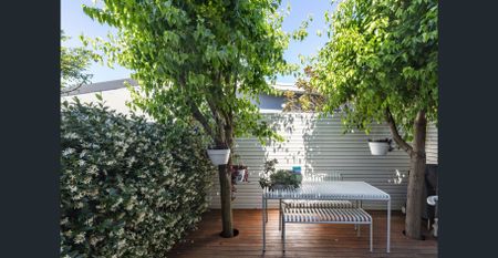 Newly renovated house full of designer touches - Photo 4