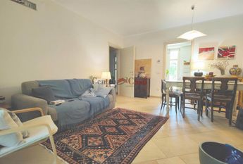 Camera in appartamento in condivisione, solo affitti transitori