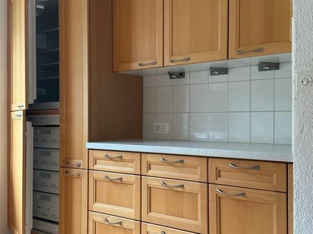 Helle und grosse 3.5Zi Wohnung mit Balkon - Photo 2