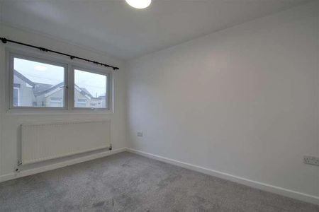 Alvis Avenue, Jaywick, Clacton-on-sea, CO15 - Photo 4