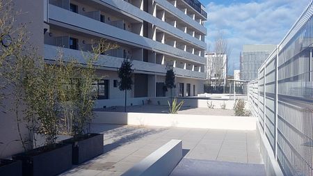 Studio à partir de 19 m² meublé et équipé avec balcon - Photo 2