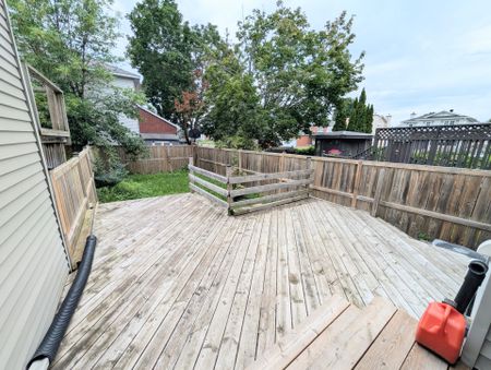 For Lease - 4 Alfa Street, Barrhaven, Ontario - Photo 2