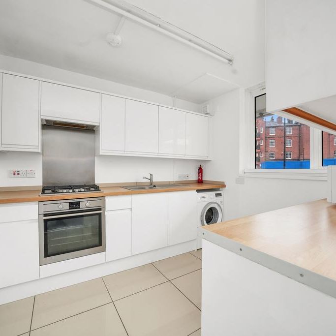 4 bedroom maisonette to rent - Photo 1